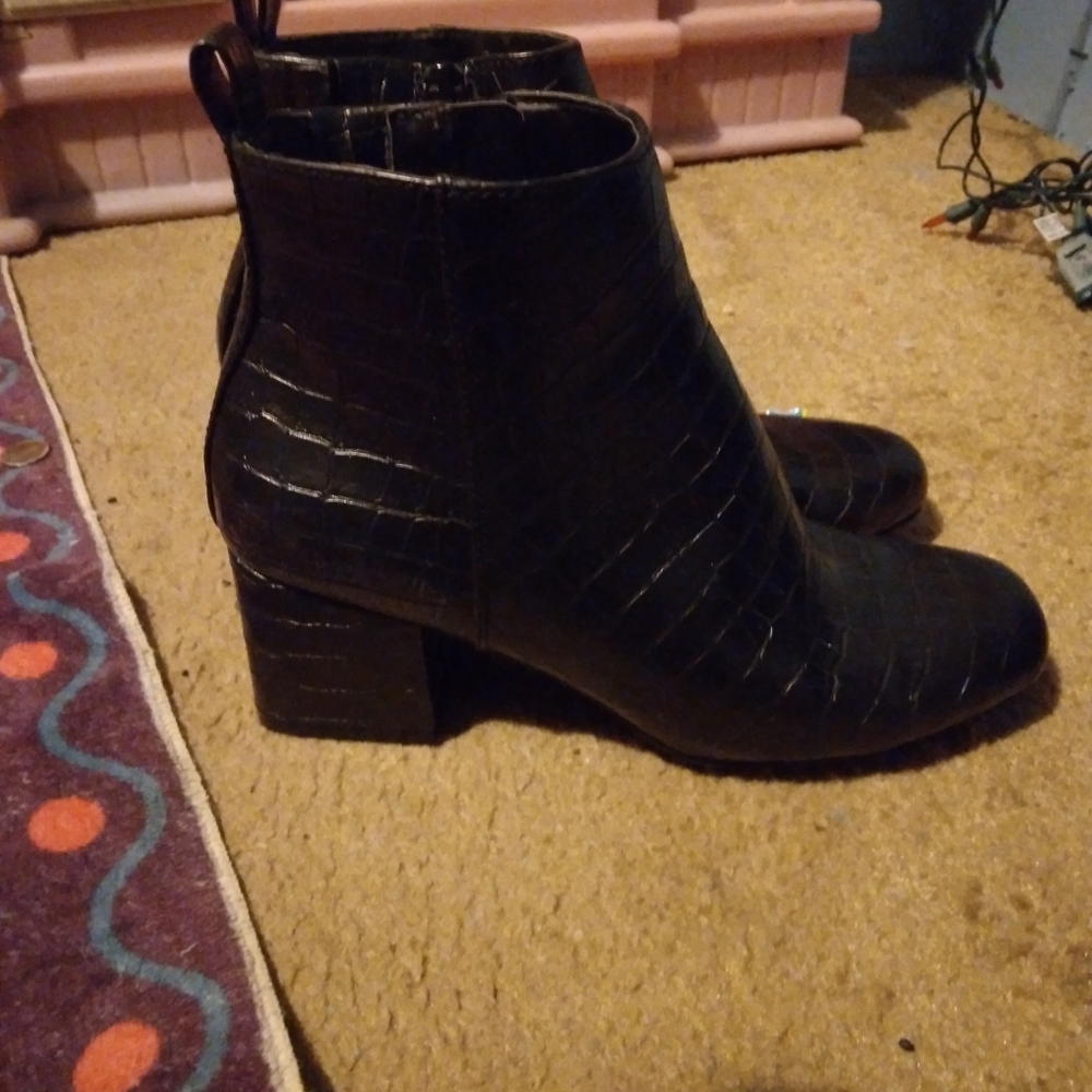 Boots - Picture 2 of 3